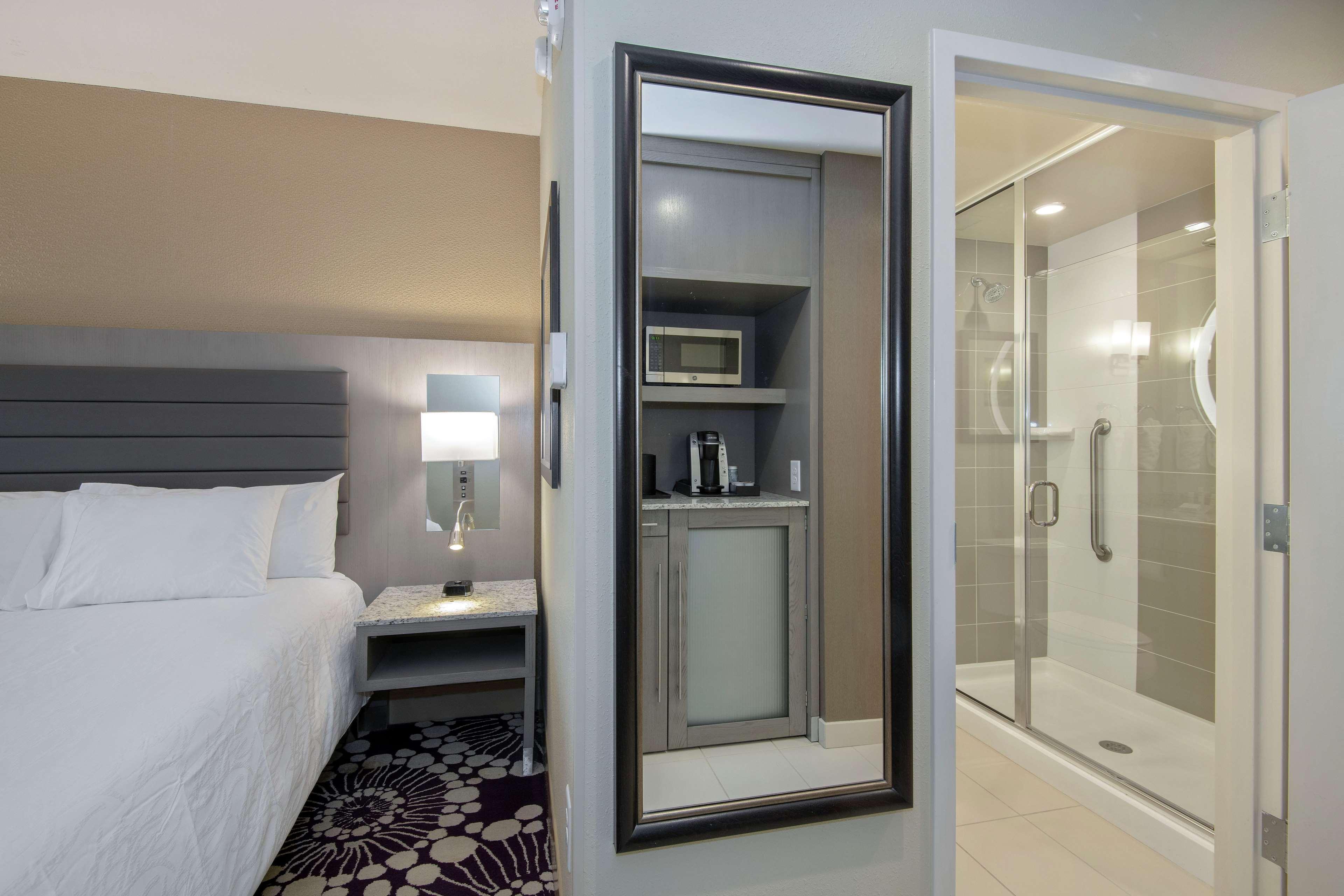 Hilton Garden Inn Raleigh/Crabtree Valley Esterno foto