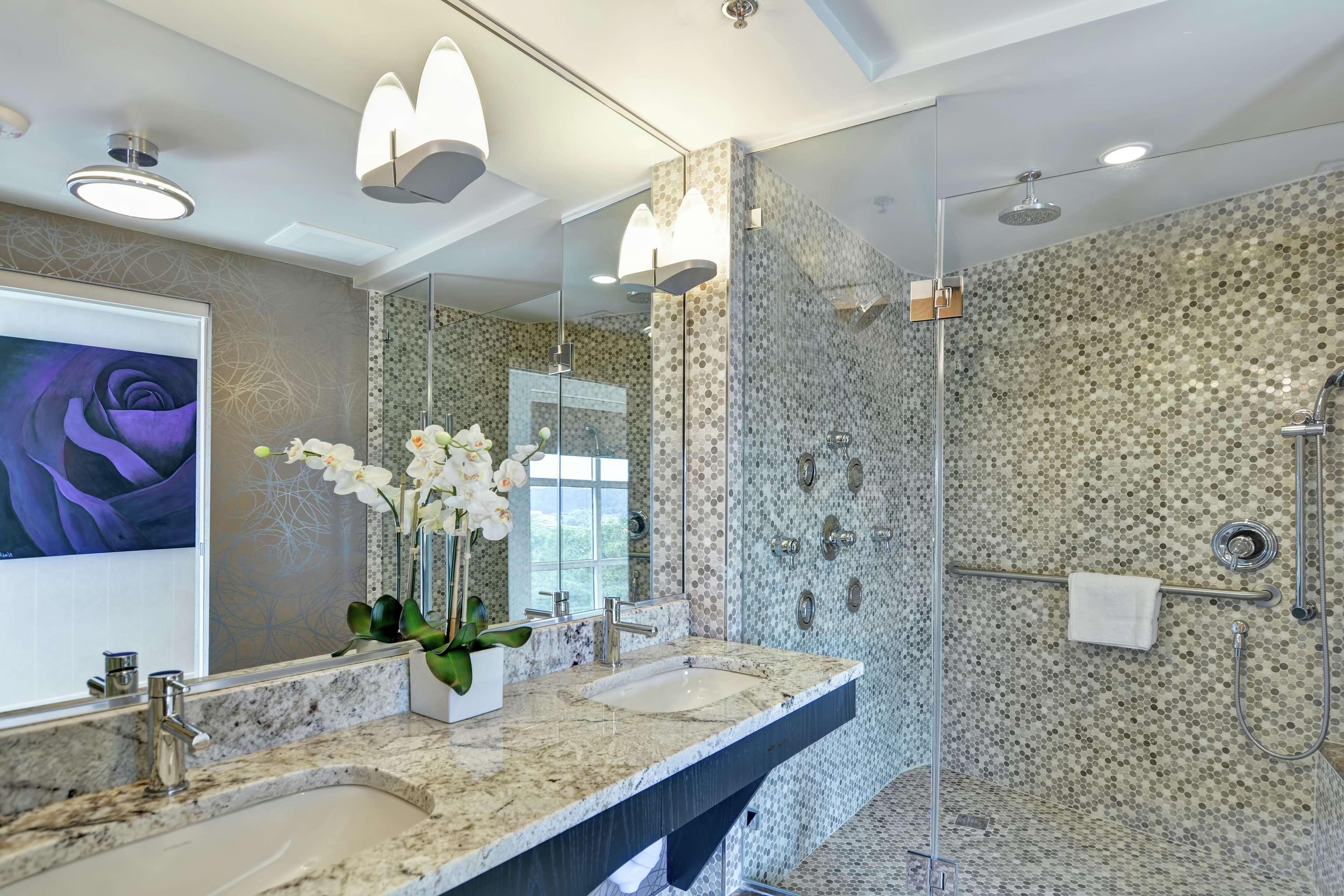 Hilton Garden Inn Raleigh/Crabtree Valley Esterno foto