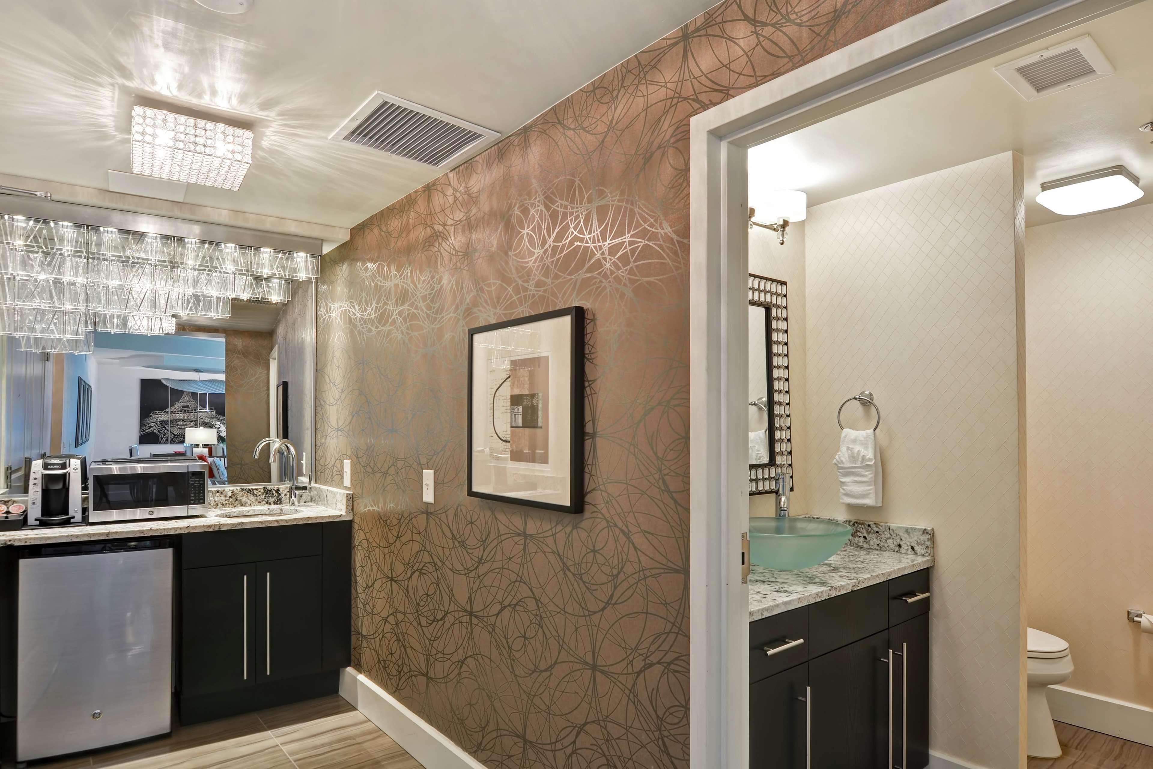 Hilton Garden Inn Raleigh/Crabtree Valley Esterno foto