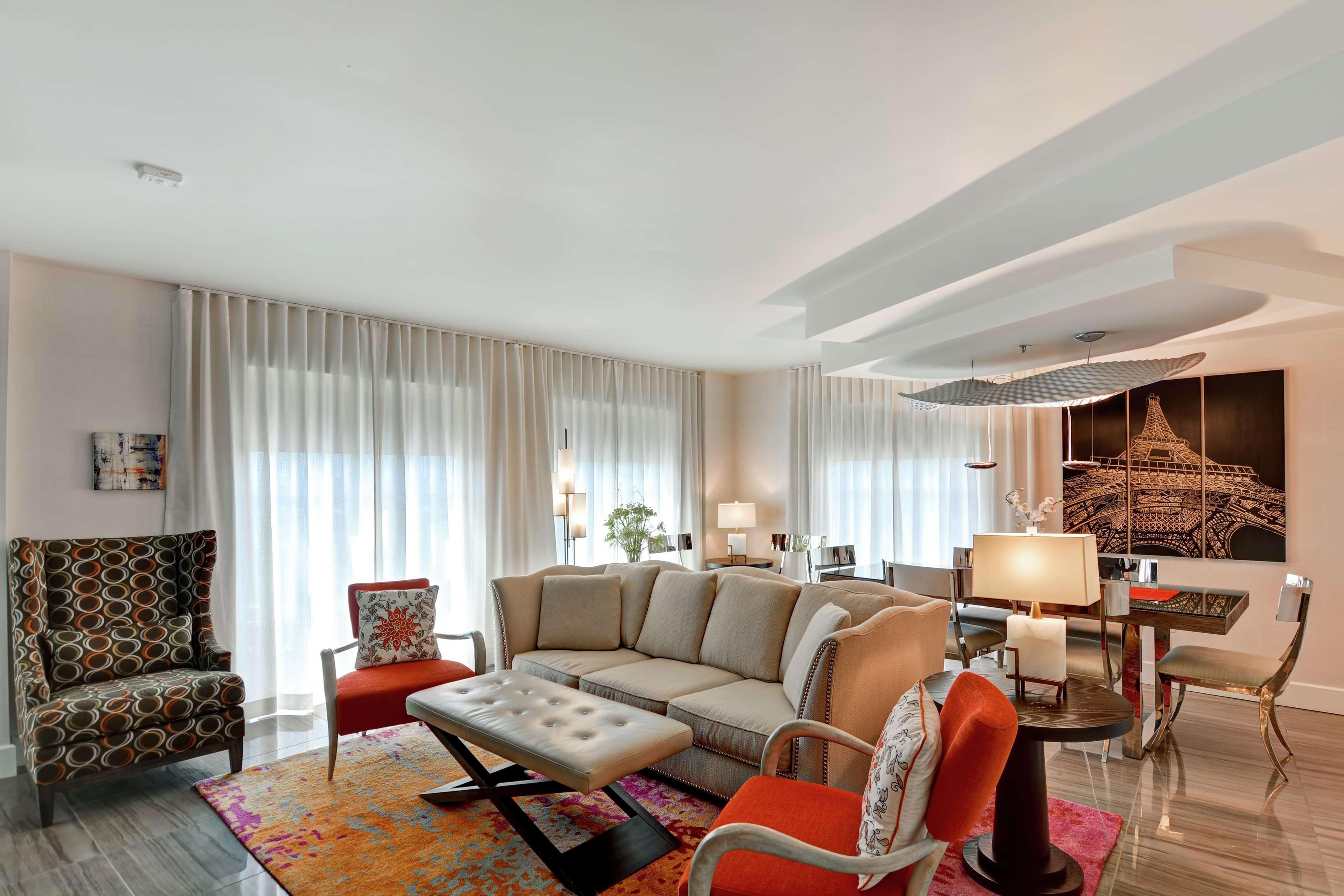 Hilton Garden Inn Raleigh/Crabtree Valley Esterno foto