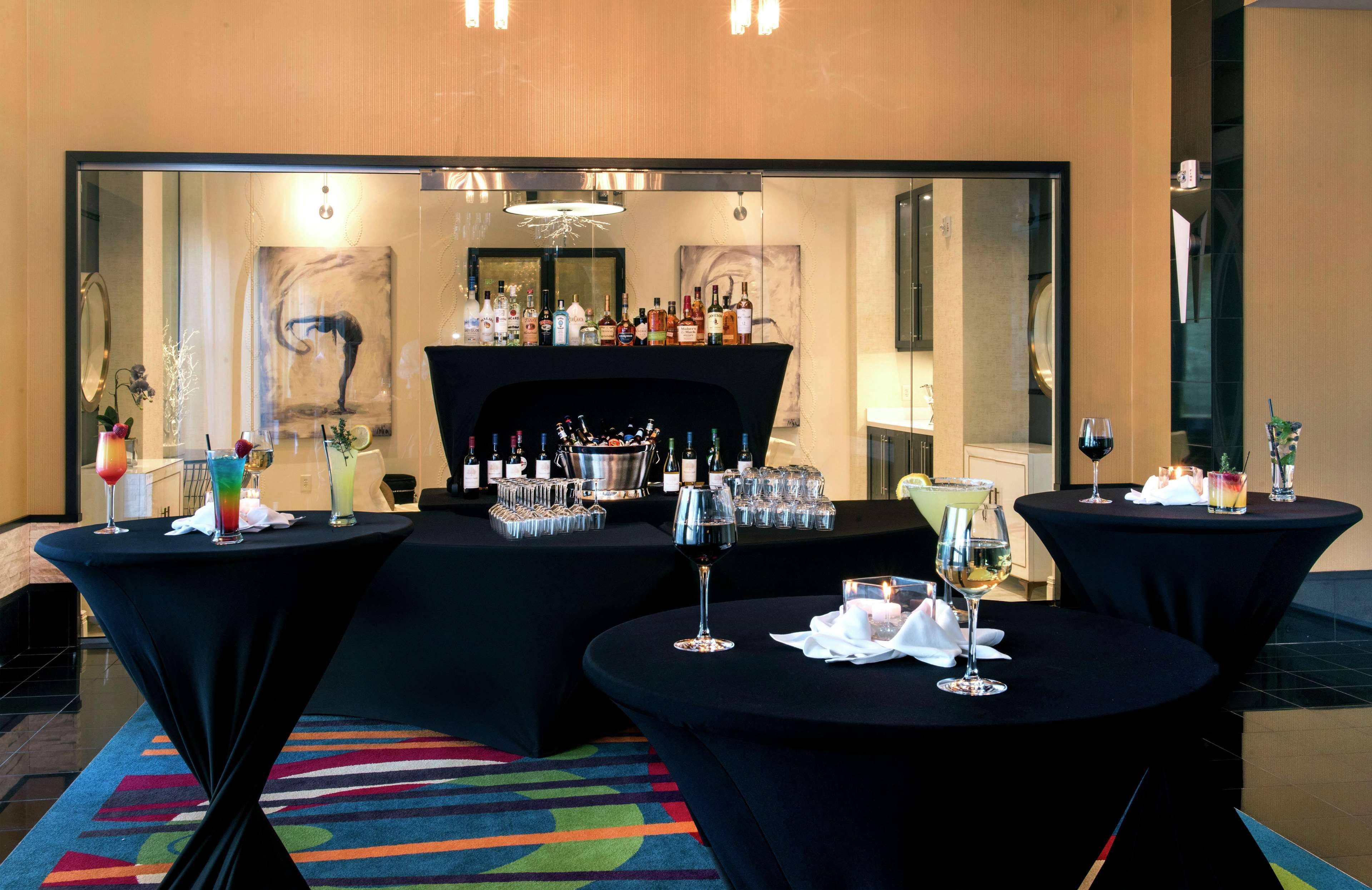 Hilton Garden Inn Raleigh/Crabtree Valley Esterno foto