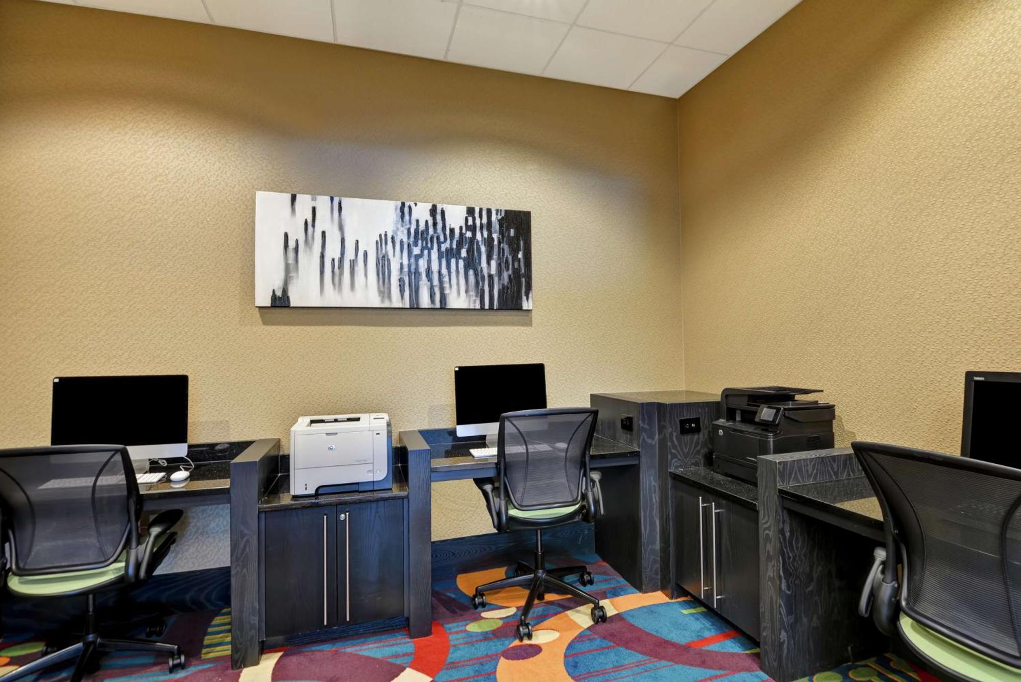 Hilton Garden Inn Raleigh/Crabtree Valley Esterno foto