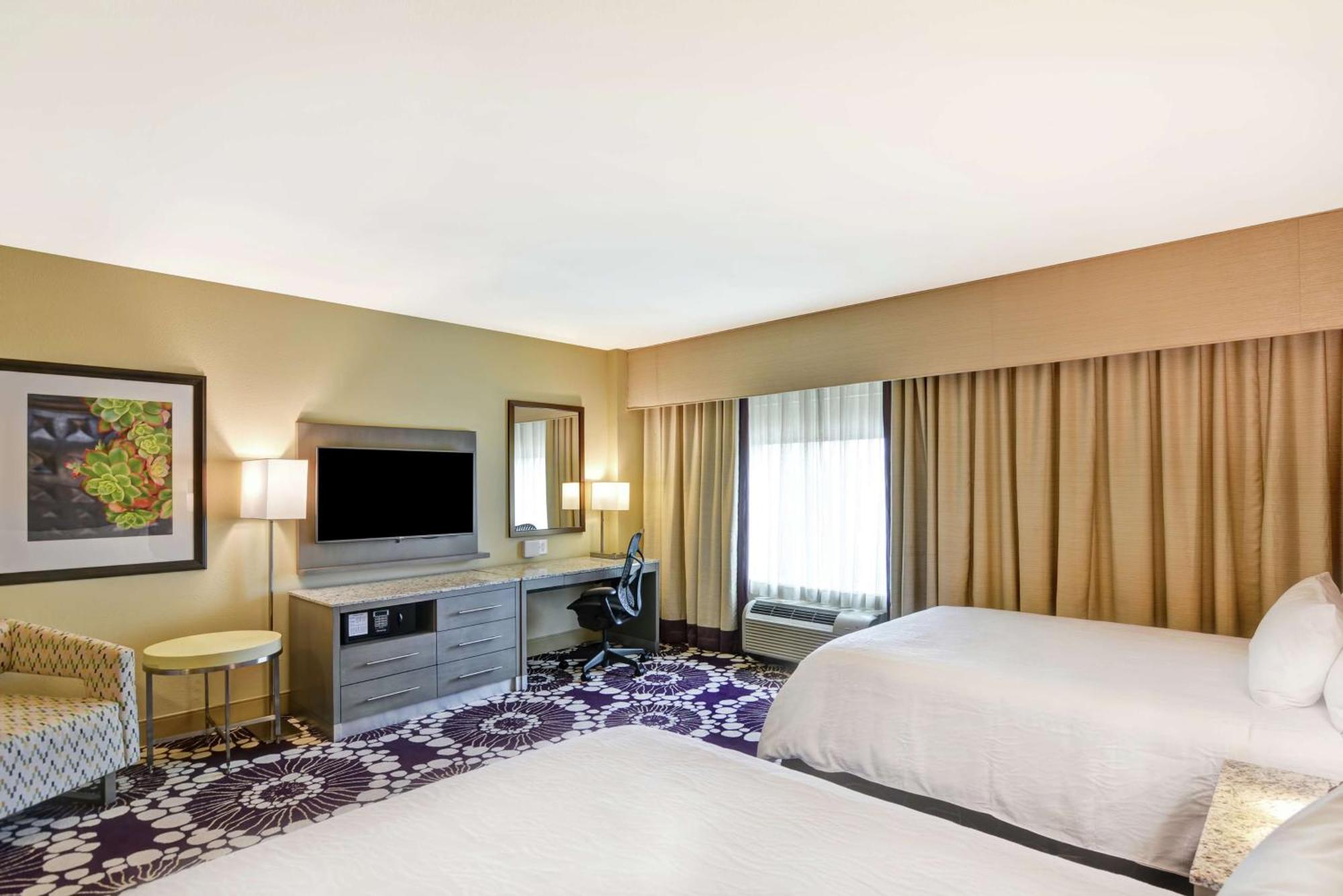 Hilton Garden Inn Raleigh/Crabtree Valley Esterno foto