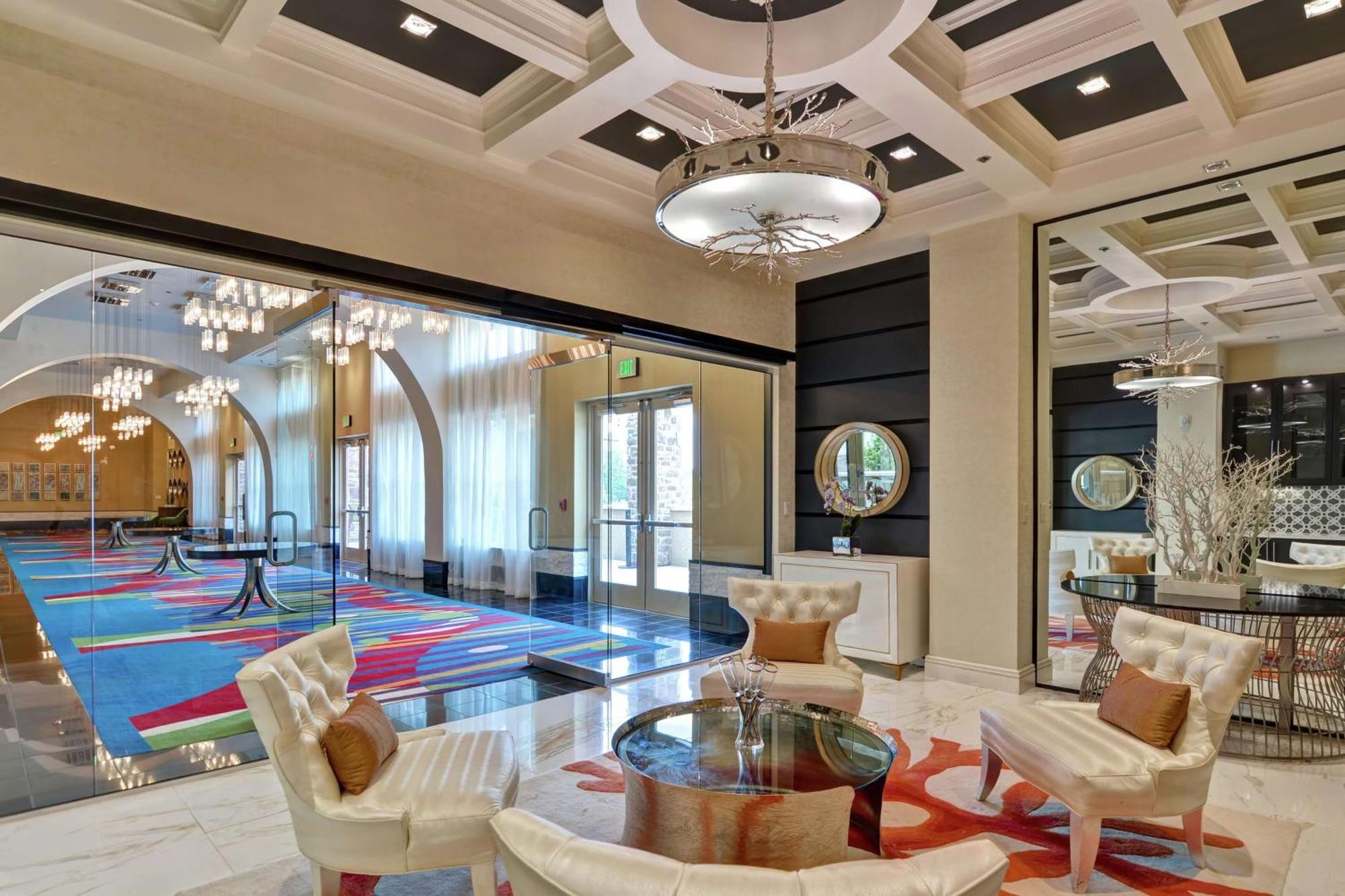 Hilton Garden Inn Raleigh/Crabtree Valley Esterno foto