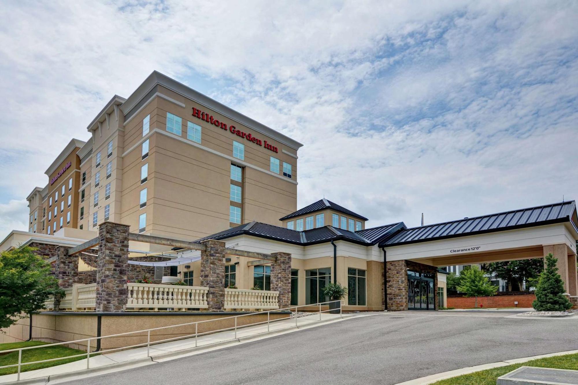 Hilton Garden Inn Raleigh/Crabtree Valley Esterno foto