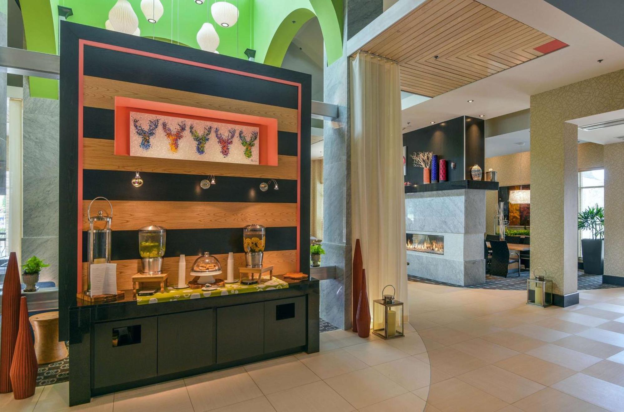 Hilton Garden Inn Raleigh/Crabtree Valley Esterno foto