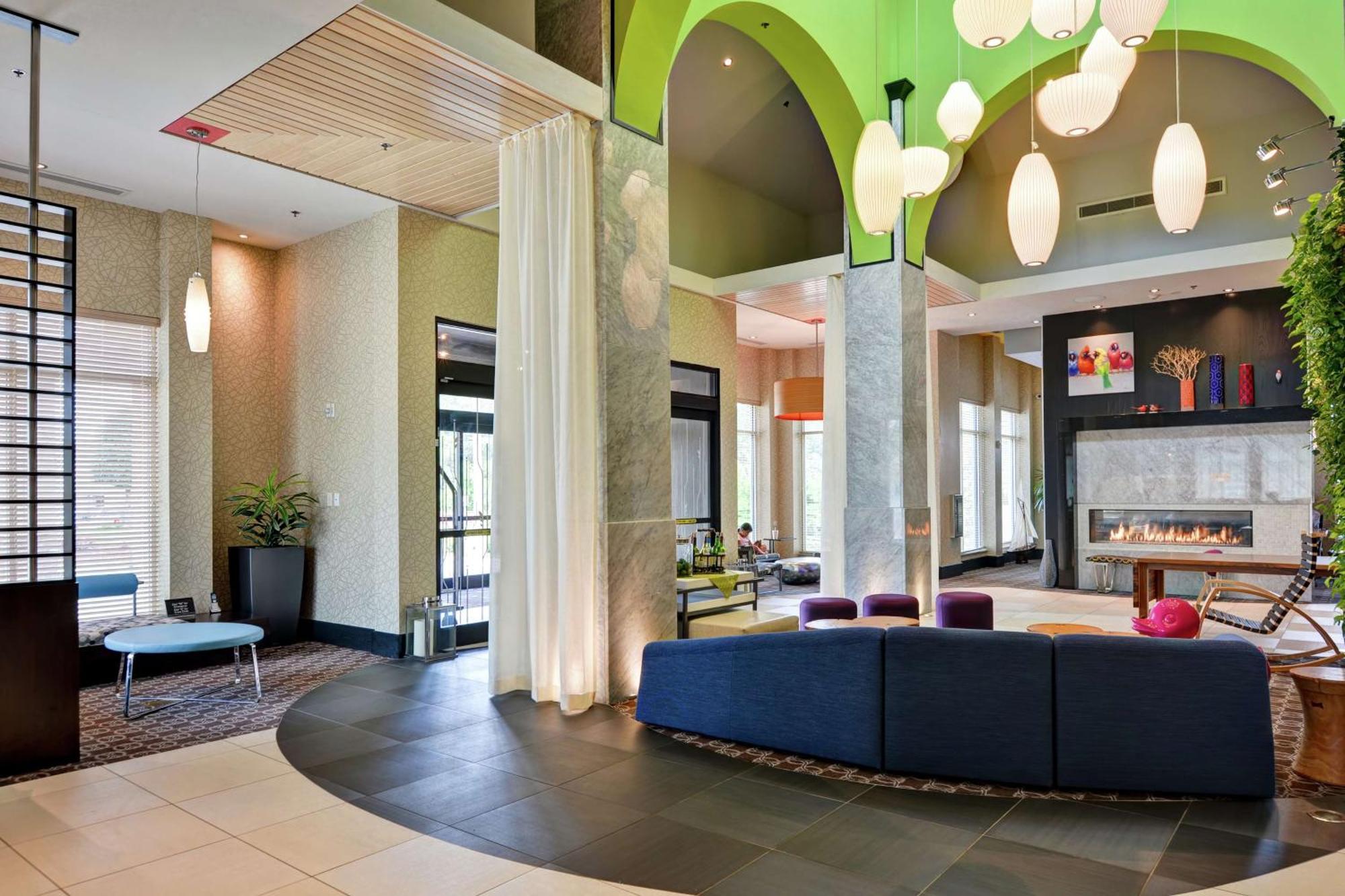 Hilton Garden Inn Raleigh/Crabtree Valley Esterno foto