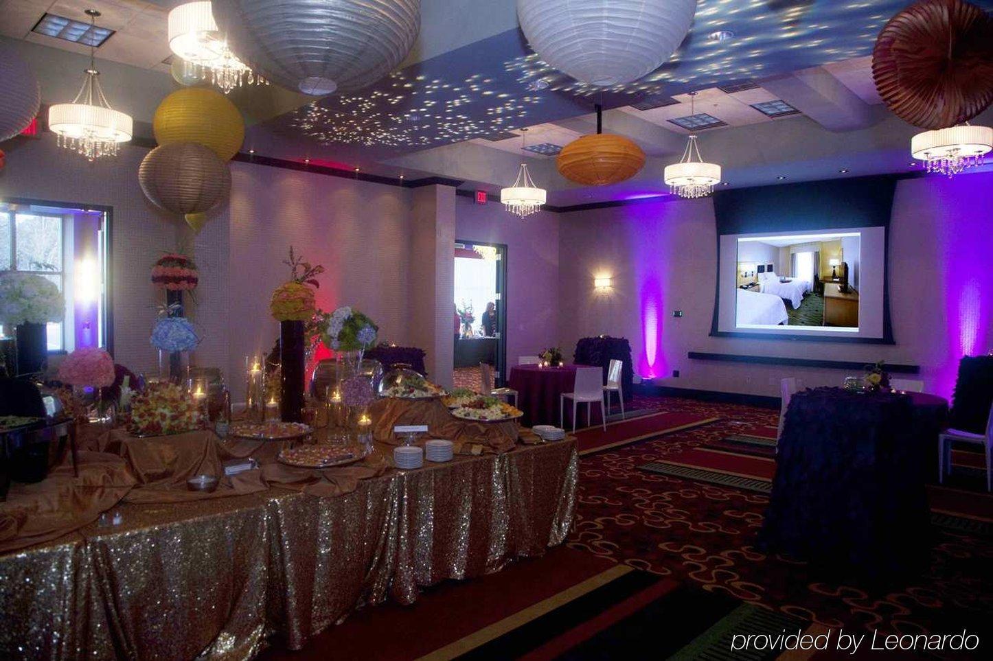 Hilton Garden Inn Raleigh/Crabtree Valley Esterno foto